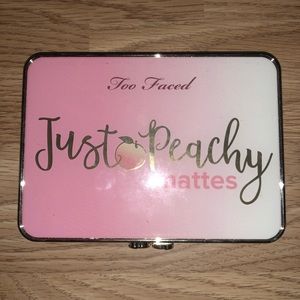 Too Faced Peachy Mattes palette